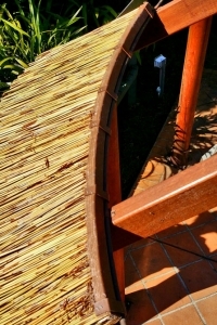 005-Oval_African_Re-thatch-960×300