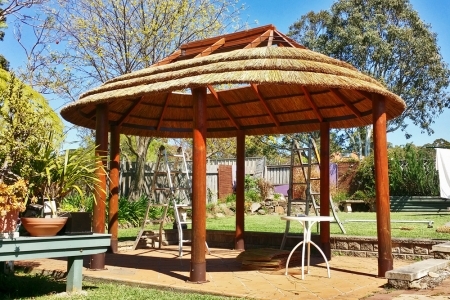 008-Oval_African_Re-thatch-960×300