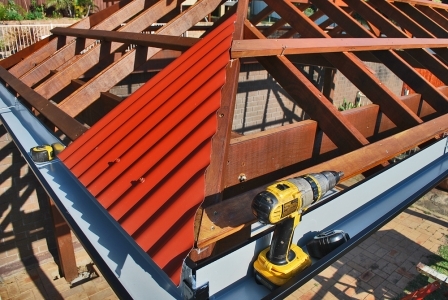 010-Headland-Red-Colorbond-w-Koda-Roof-960×300