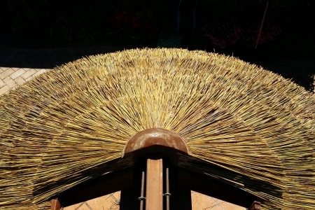 015-Oval_African_Re-thatch-960×300