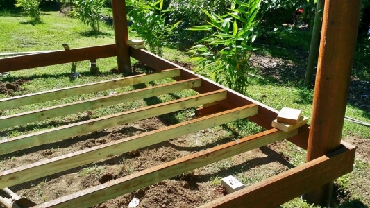 Tapitalee_Square_Bali_Hut_Deck-03-960×300