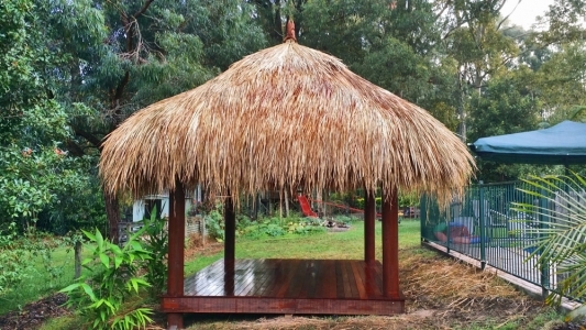 Tapitalee_Square_Bali_Hut_Deck-08-960×300