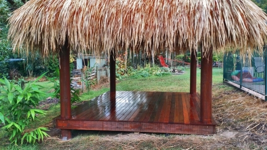Tapitalee_Square_Bali_Hut_Deck-11-960×300